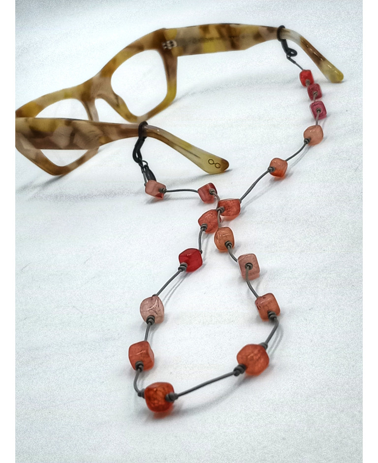 AGATA RED EN CUERO GRIS PARA GAFAS